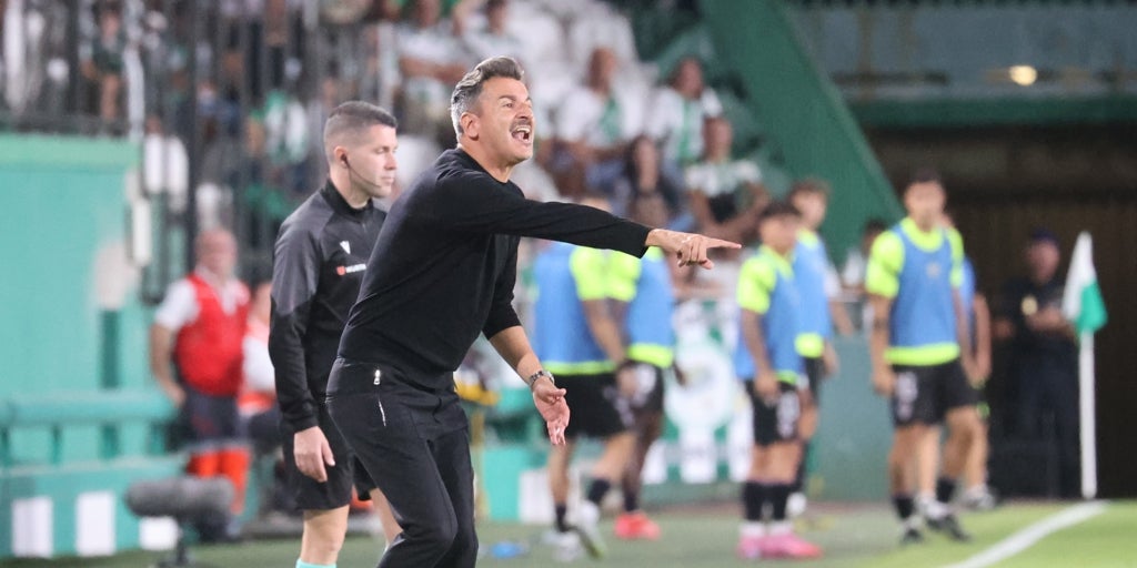 El choque ante el Ceuta para Iván Ania: «No se impondrá el que mejor defienda, sino el que más tenga el balón»