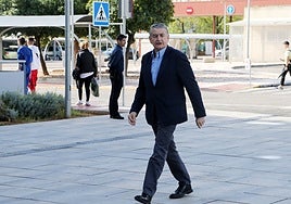 Antonio Sanz le afea a la ministra de Sanidad que «amenace a Andalucía» y tape «el espectáculo del PSOE» con sus cribados de cáncer