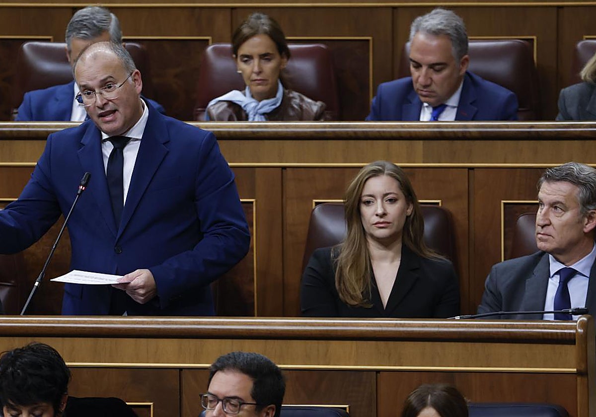 El diputado del PP Miguel Tellado durante la sesión de control al Gobierno celebrada este miércoles en el Congreso