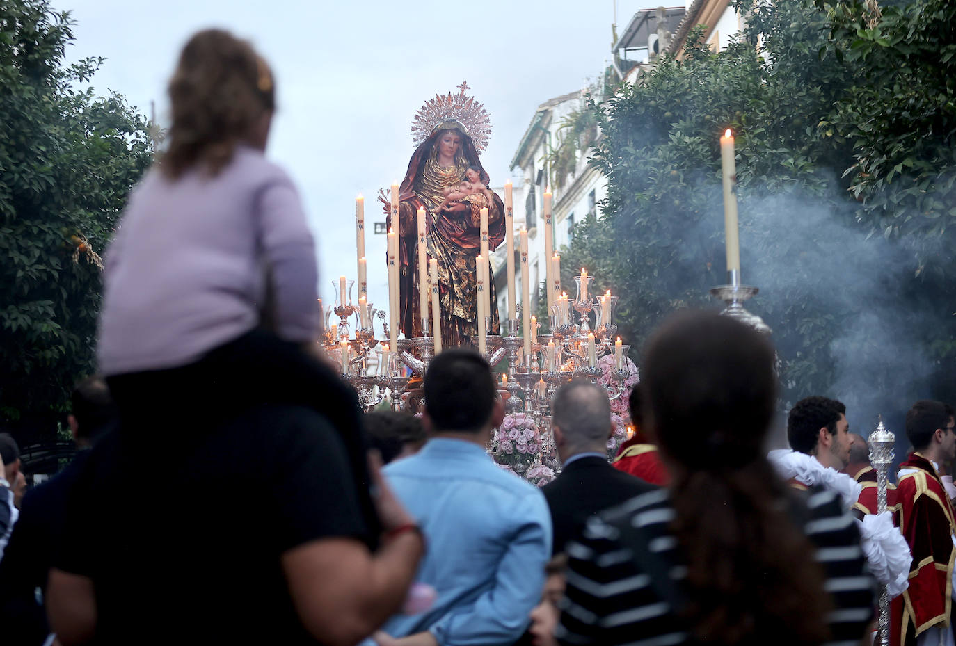 La procesión de la Virgen del Amparo en Córdoba, en imágenes