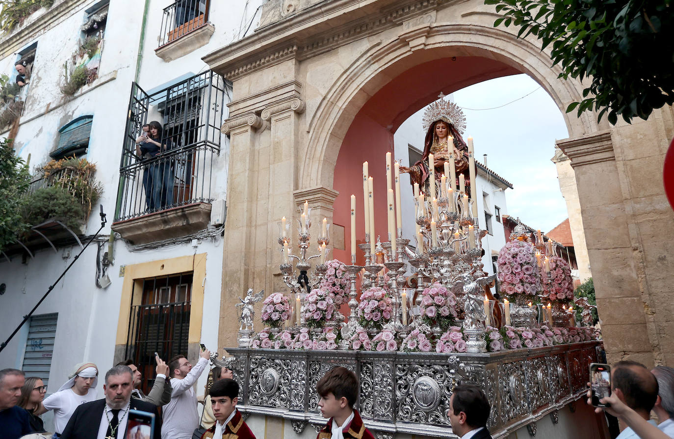 La procesión de la Virgen del Amparo en Córdoba, en imágenes