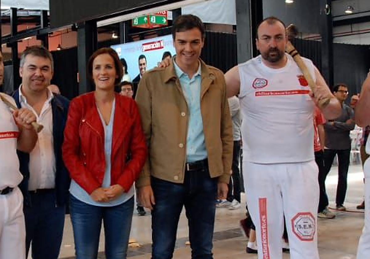Koldo García, Pedro Sánchez y Santos Cerdán, entre otros, en una exhibición de aizkolaris