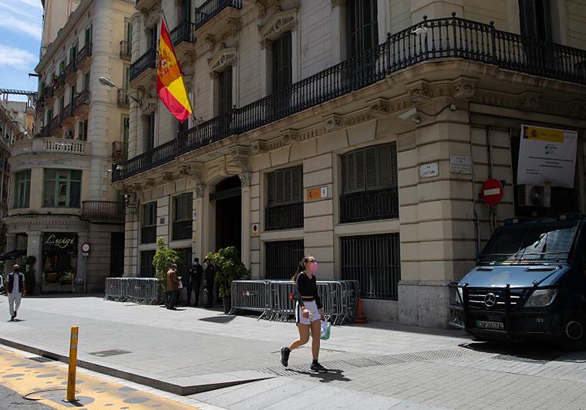 Exterior de la Jefatura de la Policía Nacional en Vía Layetana, en Barcelona