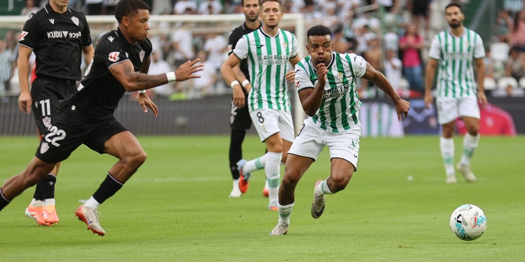 Córdoba CF - AD Ceuta en directo: resumen, goles y minuto a minuto del partido de Segunda División 2025-2026