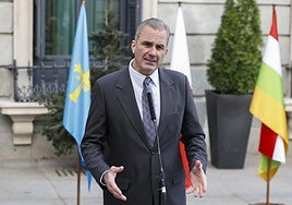 Vox aparta a Ortega Smith de la portavocía adjunta del Congreso y nombra en su lugar a Carlos Hernández Quero