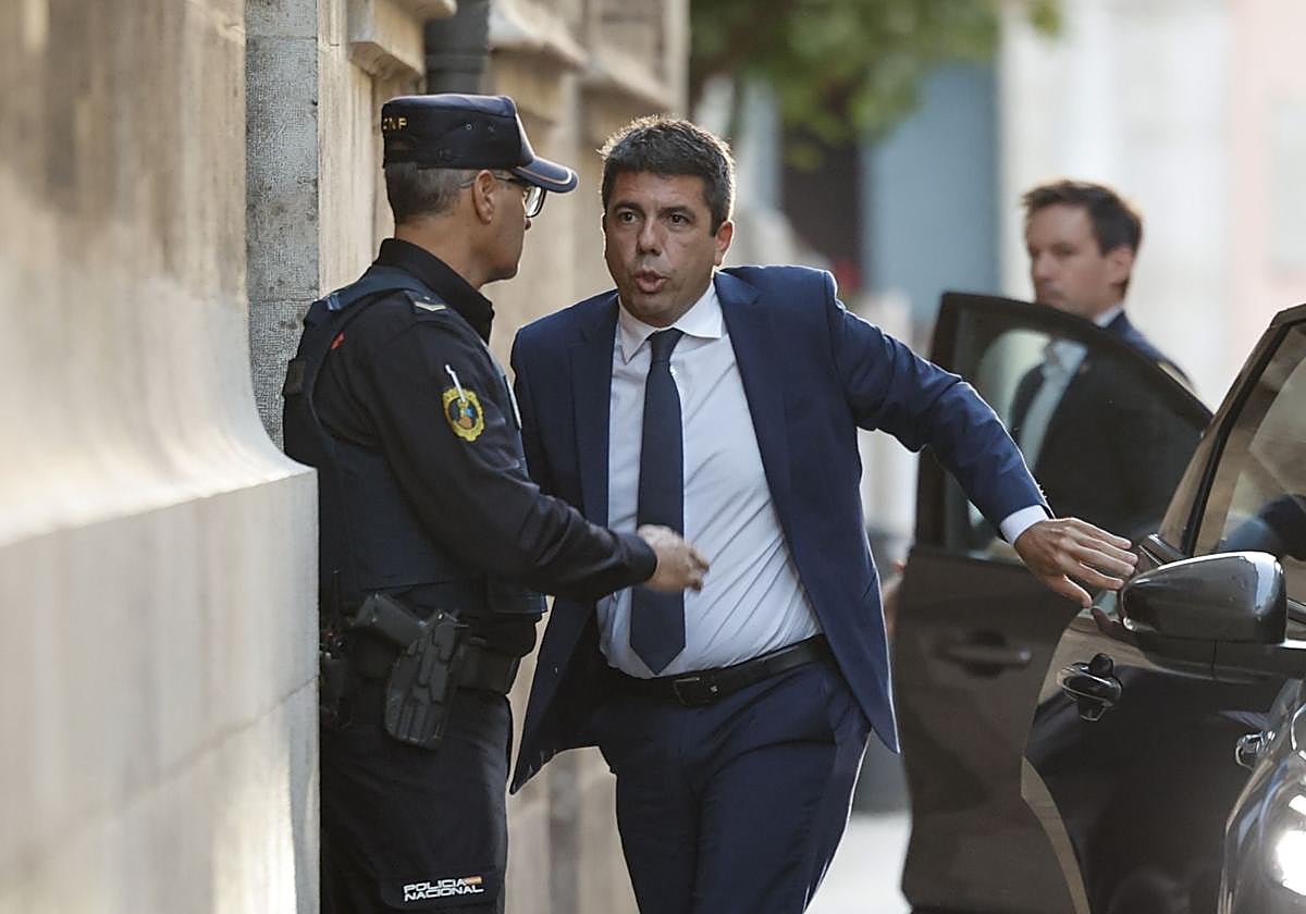 Carlos Mazón, a su llegada a la Generalitat este lunes