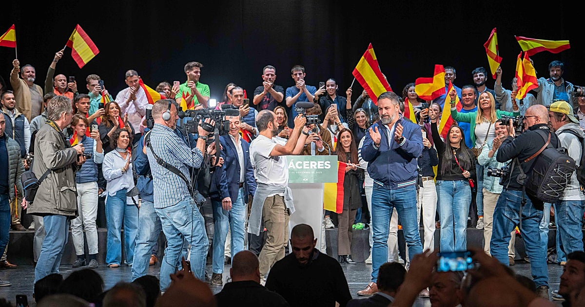 Abascal abre la precampaña en Extremadura atacando a Guardiola: «Prefiere parecerse al PSOE que defender a los extremeños»