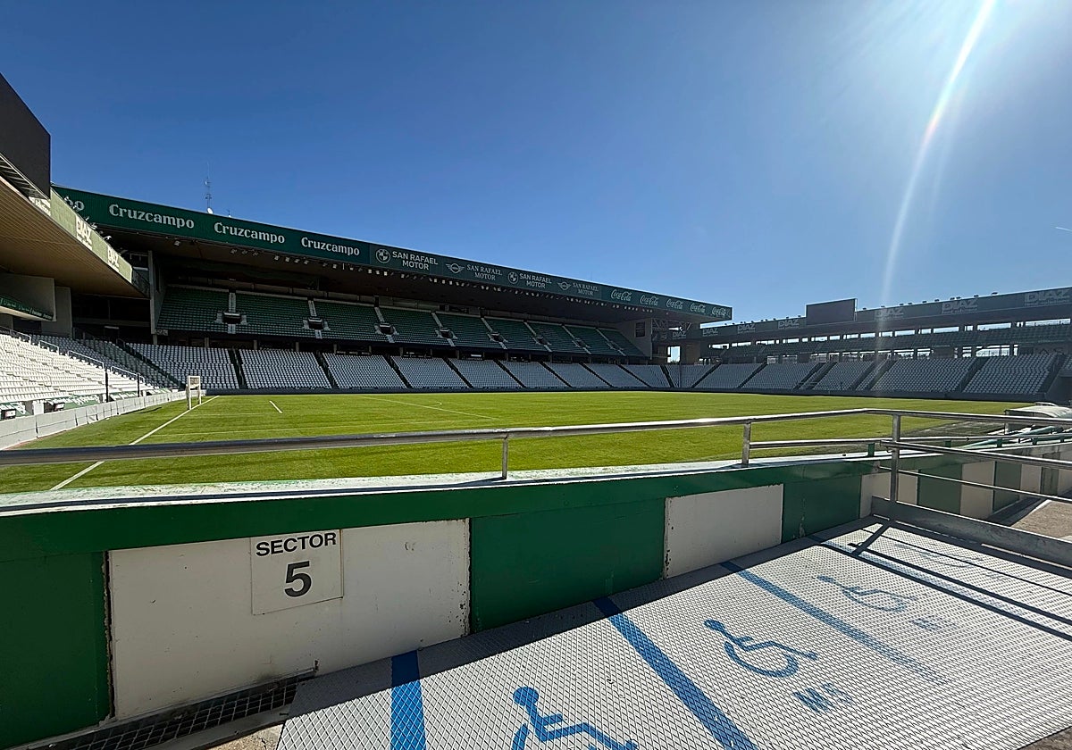 Imagen de las plazas PMR en el sector de Tribuna en El Arcángel