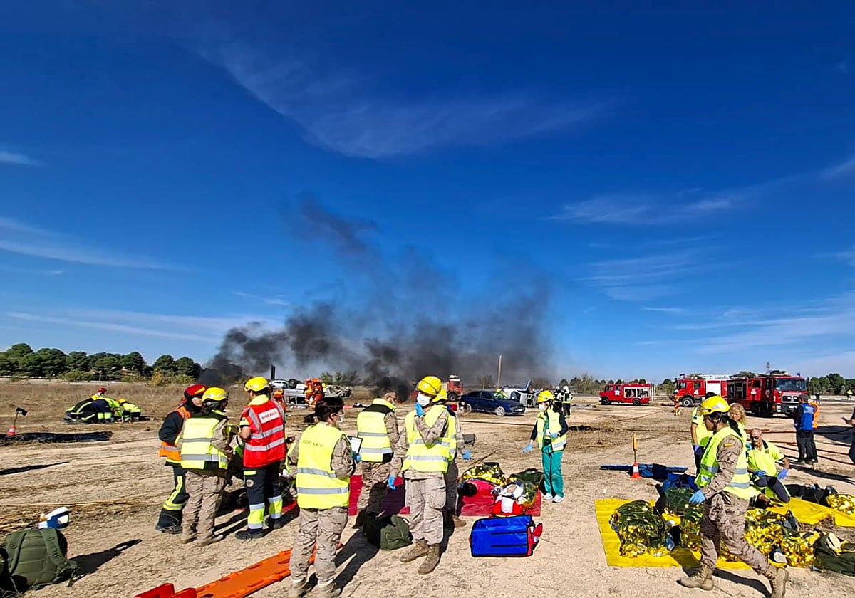 Más de de 200 efectivos y figurantes de distintos cuerpos de emergencia han participado en el simulacro