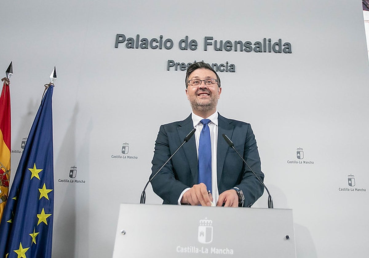 El consejero de Educación, Cultura y Deportes, Amador Pastor, en rueda de prensa tras la reunión del Consejo de Gobierno