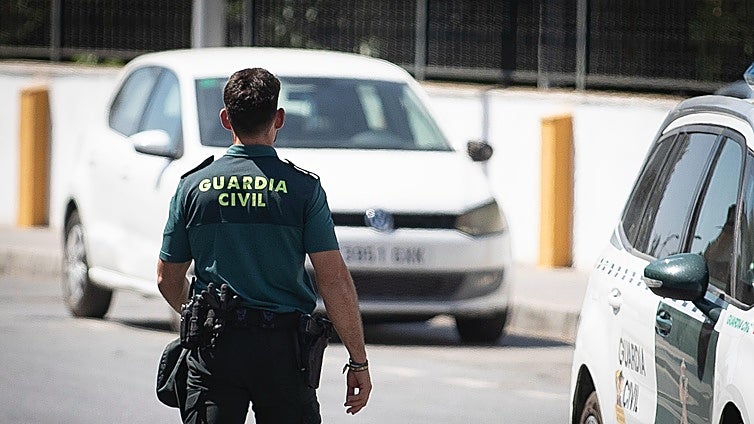 Un chico de 12 años, apuñalado por otro menor en el instituto del pueblo granadino de Albuñol