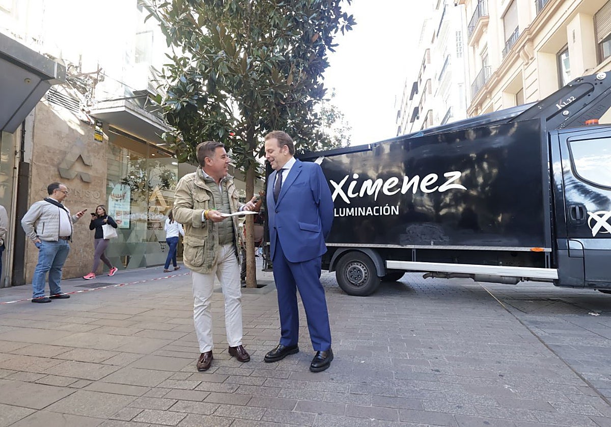Miguel Ruiz Madruga y Carlos Urbano, en la presentación del alumbrado
