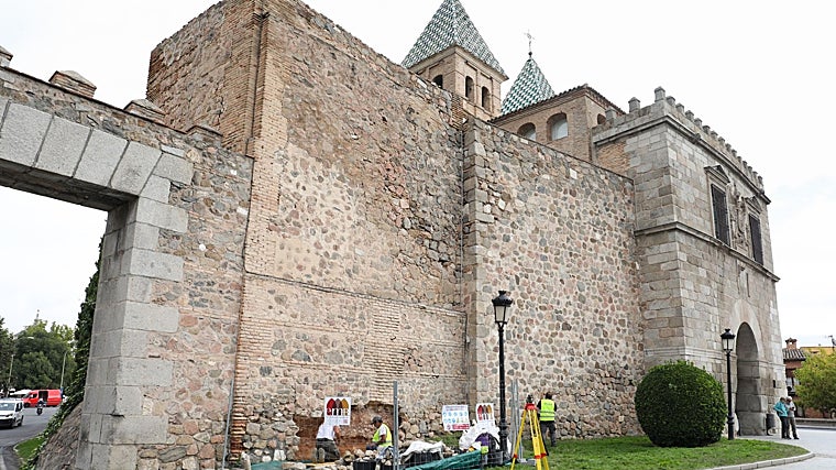 Los populares reclaman al Ministerio de Cultura la restauración de la Puerta Nueva del Arrabal de la Antequeruela y de la Puerta de Bisagra