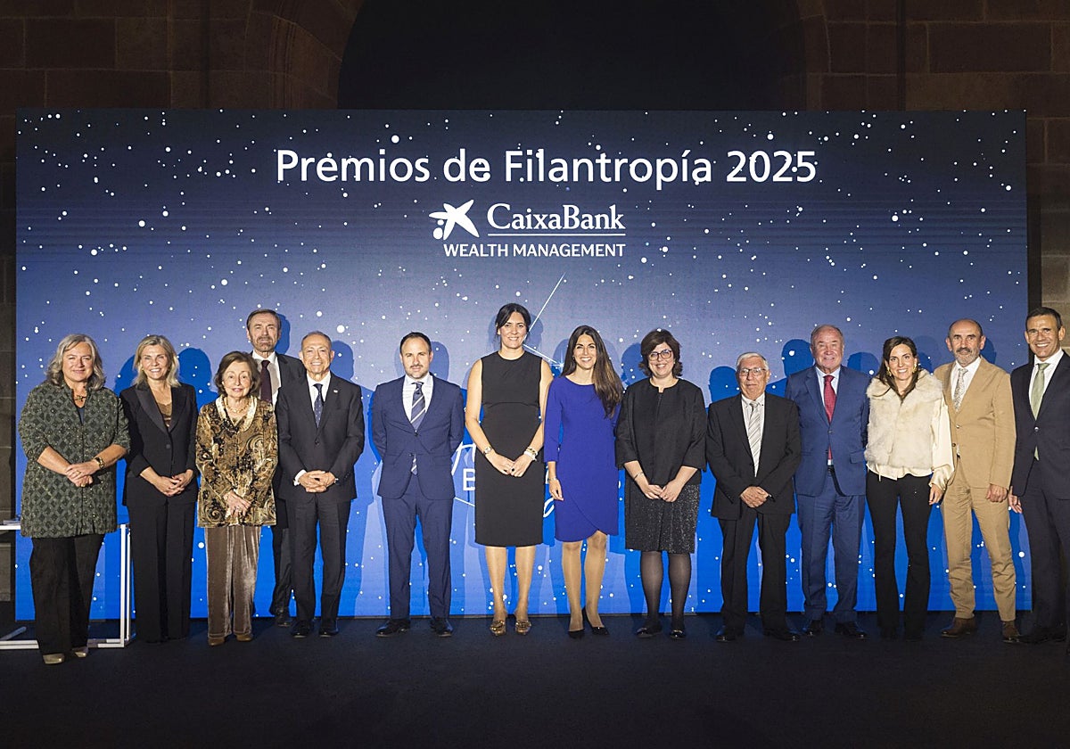 Foto de familia de los premiados