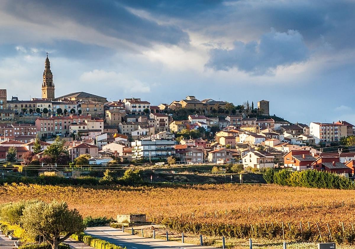 El pueblo medieval de La Rioja considerado uno de los más bonitos de España: una joya amurallada con el mejor museo del vino, según la Unesco