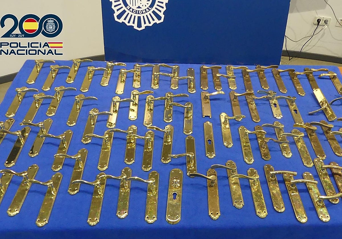 Detenido en Talavera el ladrón de las manillas de los portales: robó más de un centenar