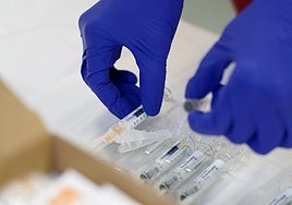 Sanidad «anima» a vacunarse contra la gripe y los expertos creen que hay «mucho margen de mejora»