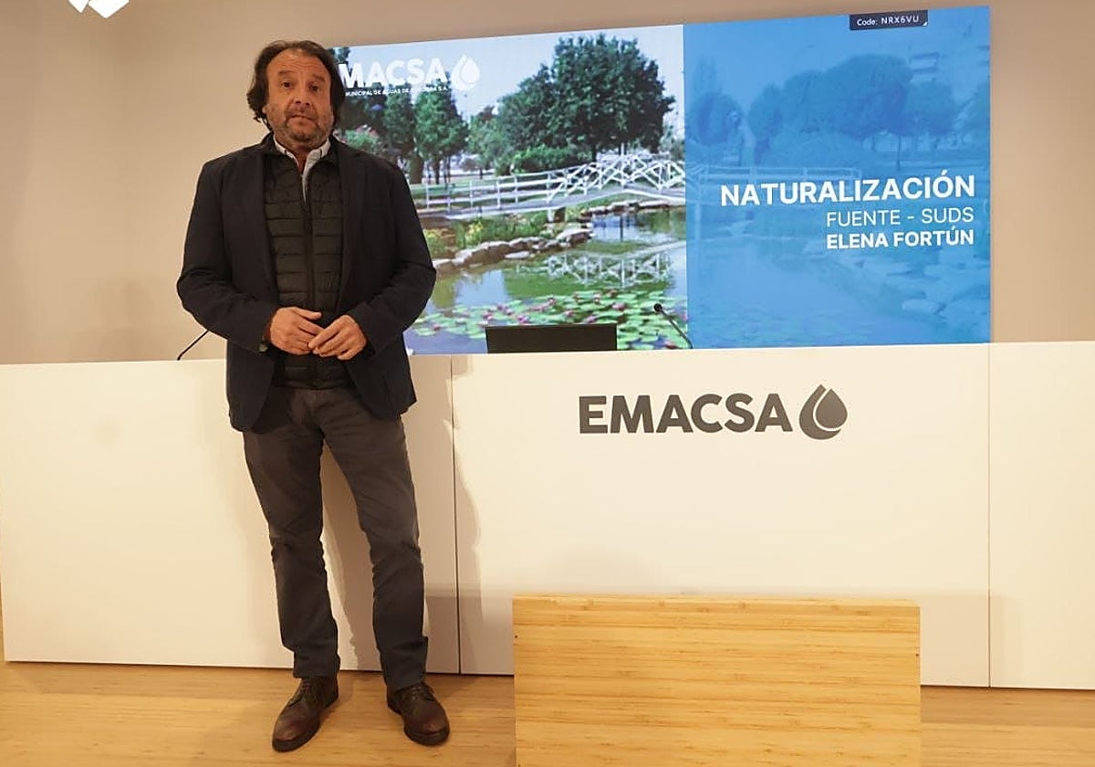 El presidente de Emacsa, Daniel García-Ibarrola, en la presentación de la intervención en Elena Fortún