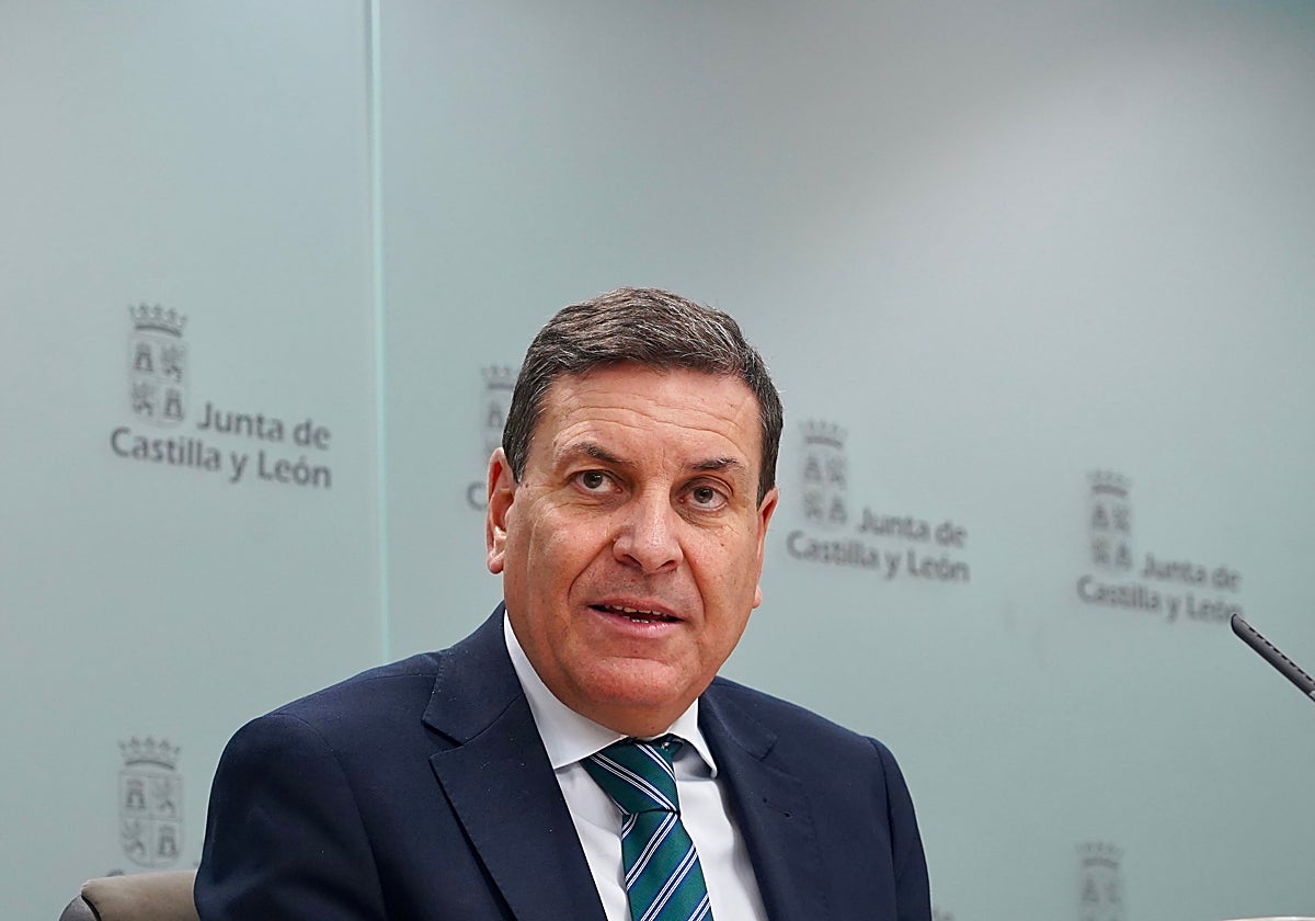 El portavoz de la Junta, Carlos Fernández Carriedo, en la rueda de prensa posterior al Consejo de Gobierno