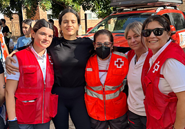 Rosalía estrena disco en Valencia un año después de ayudar como voluntaria a los afectados de la dana