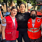 Rosalía estrena disco en Valencia un año después de ayudar como voluntaria a los afectados de la dana