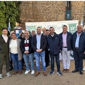 El vicepresidente de la Diputación, Joaquín Romera, ha acompañado a los visitantes durante el turno de mañana junto a los diputados provinciales Pablo Barroso, Pedro Díaz y Tita García, el alcalde de Oropesa, Rubén Zapardiel, y regidores de la comarca