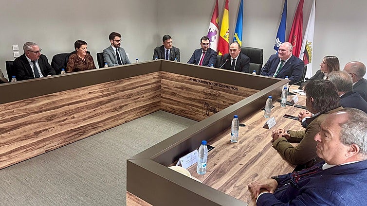 La localidad abulense de Cebreros se hermana con Vegadeo (Asturias)