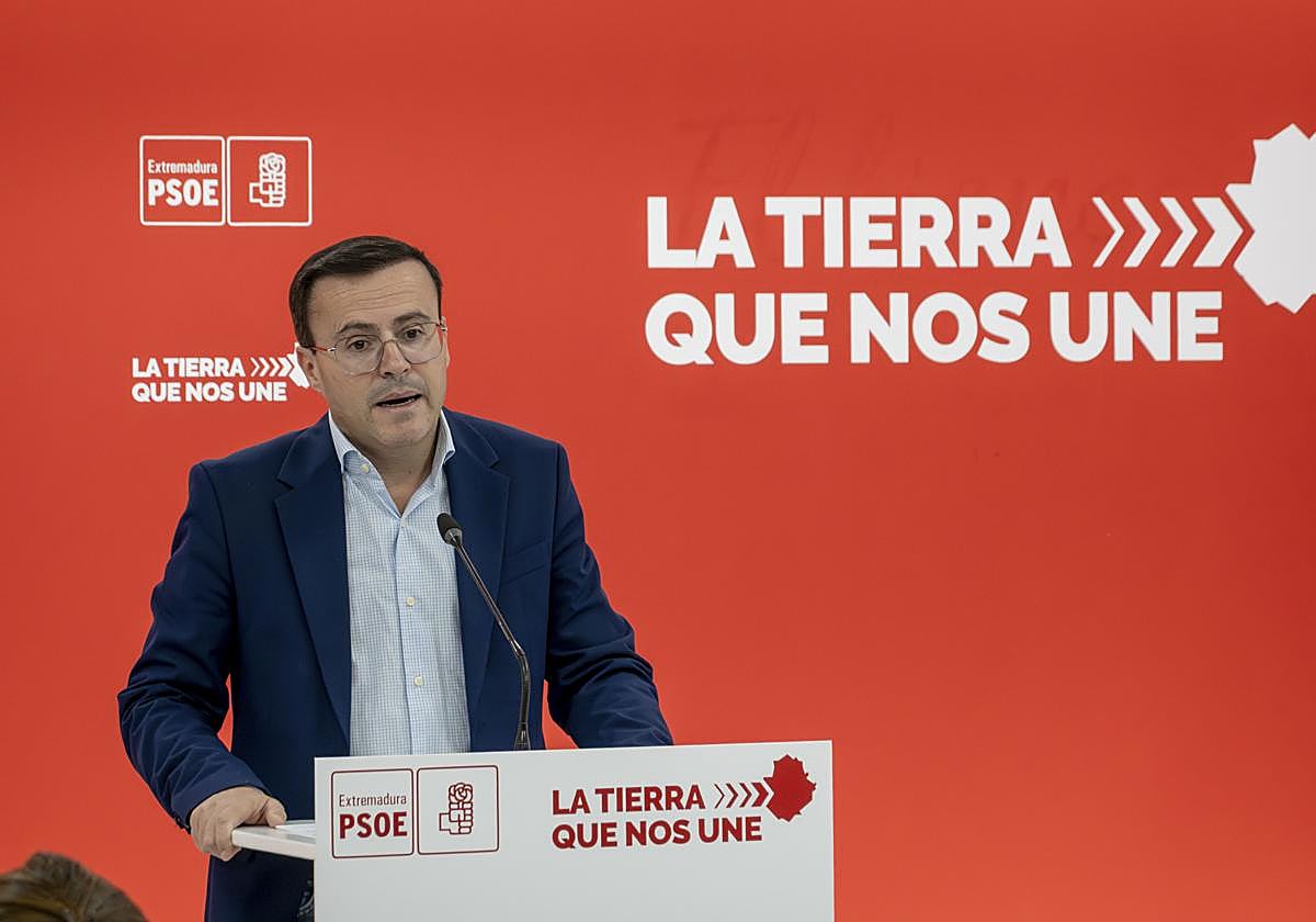 El secretario general del PSOE de Extremadura, Miguel Ángel Gallardo