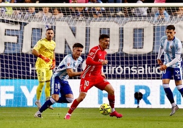 El Córdoba rescata un punto de oro en un frenético derbi en La Rosaleda (2-2)