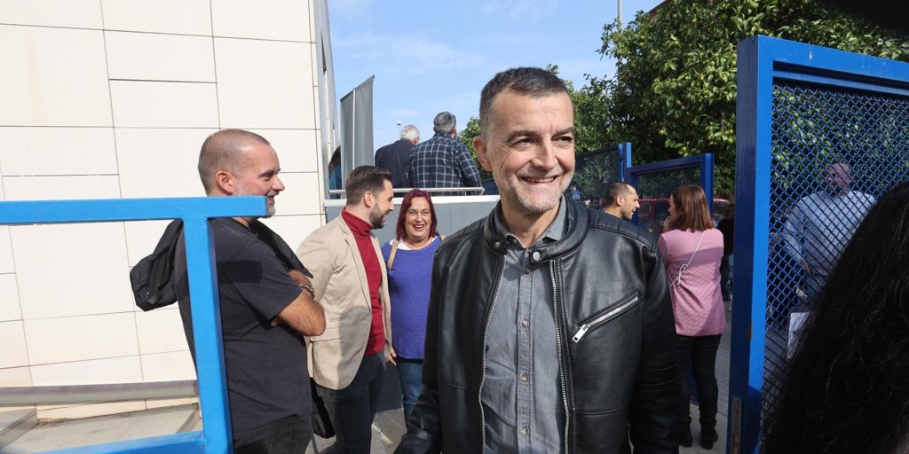 IU apela a Podemos para acelerar una candidatura unitaria de izquierdas para las generales