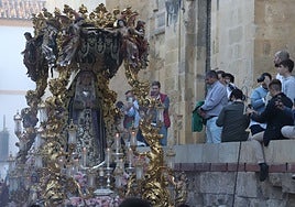 La Virgen de las Tristezas, la sobria estampa de Lunes Santo llevada a noviembre por su cincuentenario en Córdoba