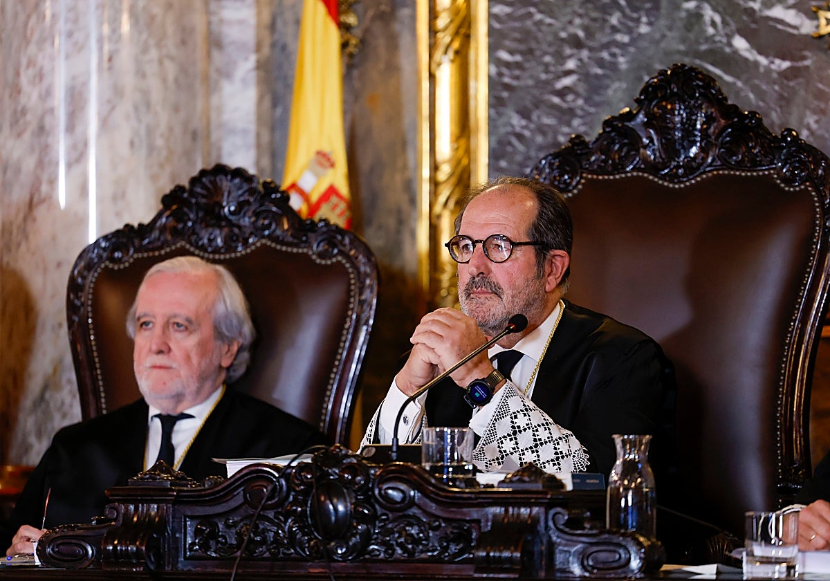Los magistrados Andrés Martínez Arrieta (d) y Juan Ramón Berdugo (i)