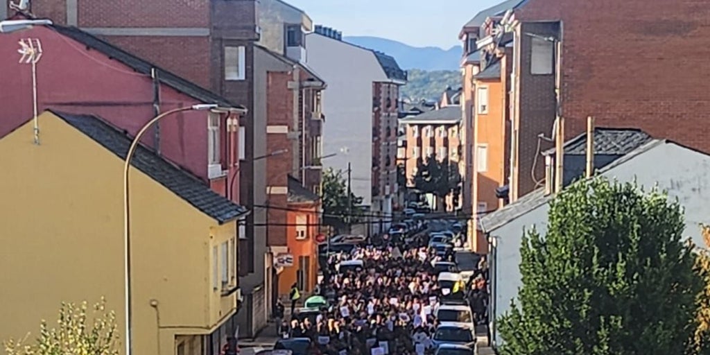 Bembibre (León) se manifiesta por la sanidad pública y en contra de «escandalosas» listas de espera