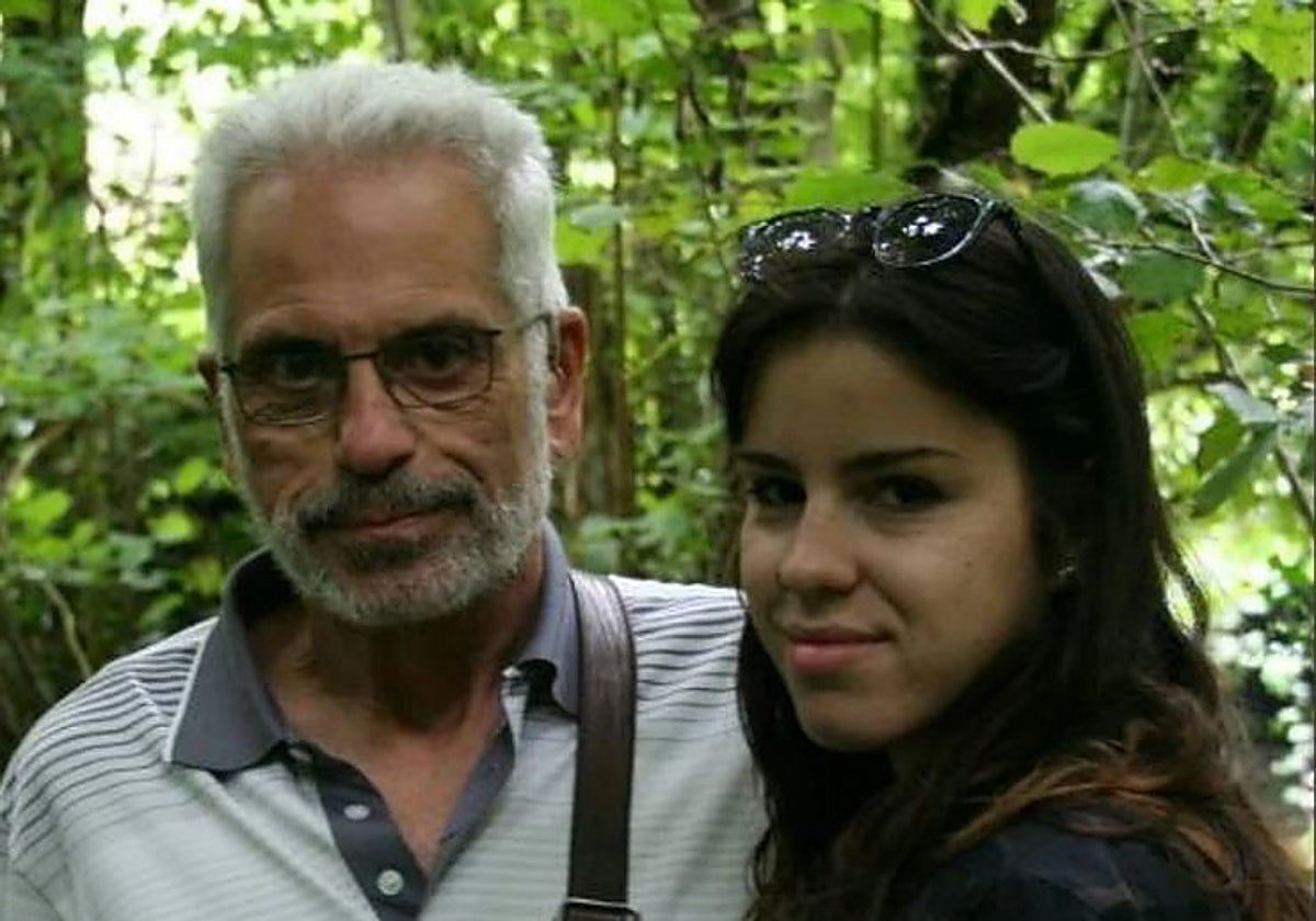 El profesor Juanma Serradilla junto a su hija Sara