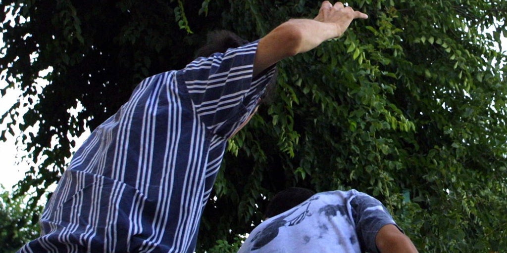 Marcas de pulgas, vómitos y encierros a oscuras: condenan a un padre por malos tratos continuados a sus dos hijos menores