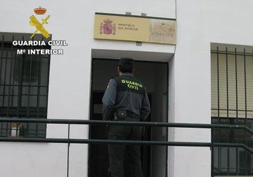 Tres hombres detenidos en Cartaya por una presunta agresión sexual grupal a una mujer en un garaje abandonado