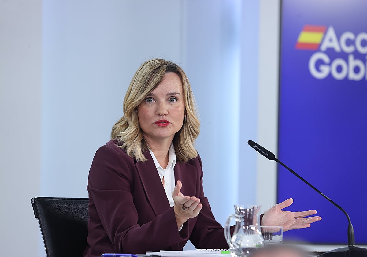 La portavoz del Gobierno, Pilar Alegría, en rueda de prensa en Moncloa
