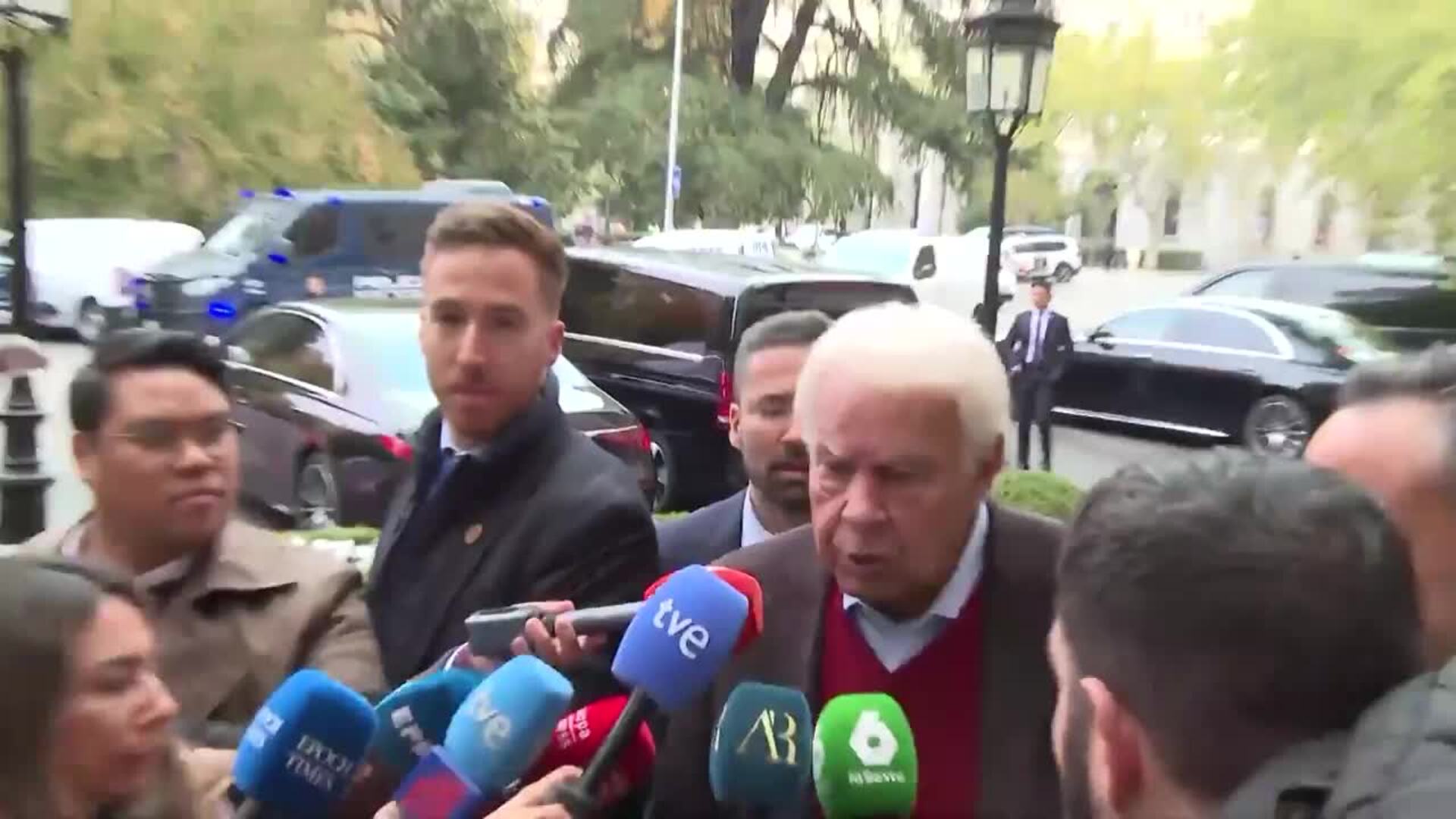 Felipe González asegura que respeta &#039;&#039;lo que está haciendo el Tribunal Supremo&#039;&#039;