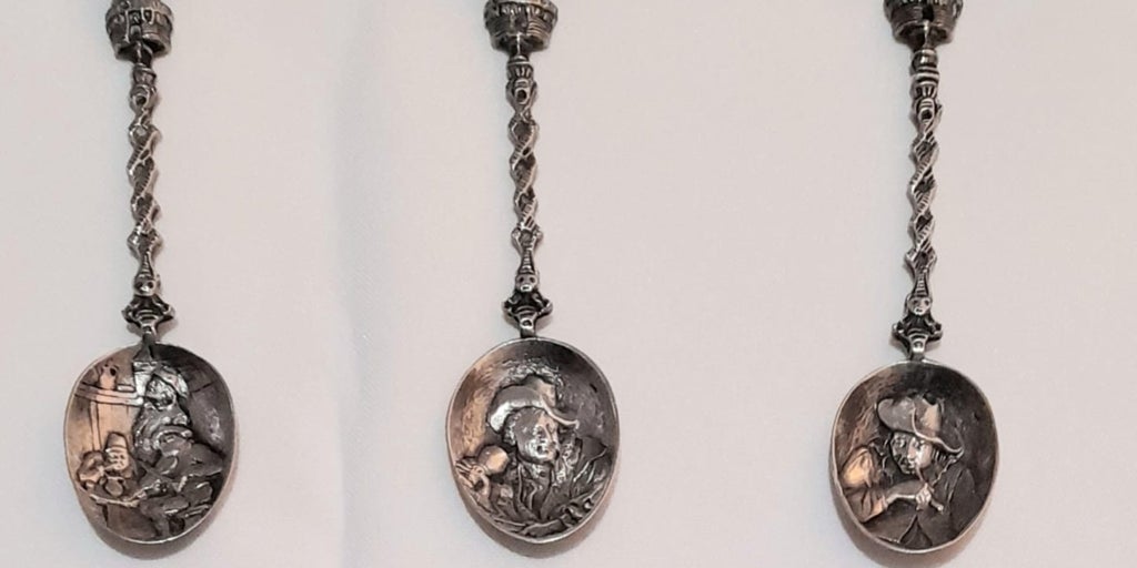 Unas cucharillas holandesas del siglo XIX llegan a Granada tras subsistir al Holocausto y vivir una azarosa historia