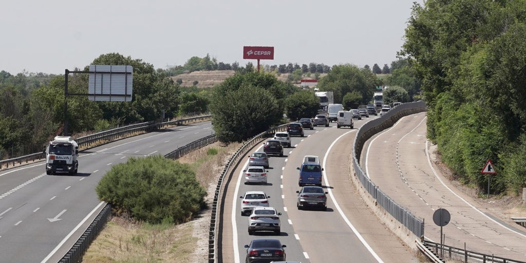Ecologistas en Acción lleva a los tribunales el proyecto del tercer carril en la A-62 entre Dueñas y Tordesillas por «innecesario y dañino»