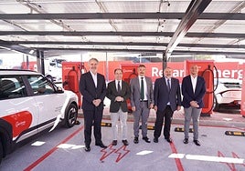 Madrid inaugura en Vicálvaro la mayor electrolinera pública de la ciudad