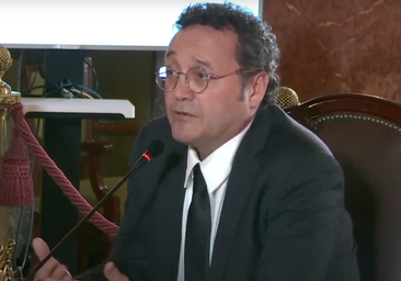 El fiscal general se quita la toga para declarar ante el Supremo y no contesta a la acusación