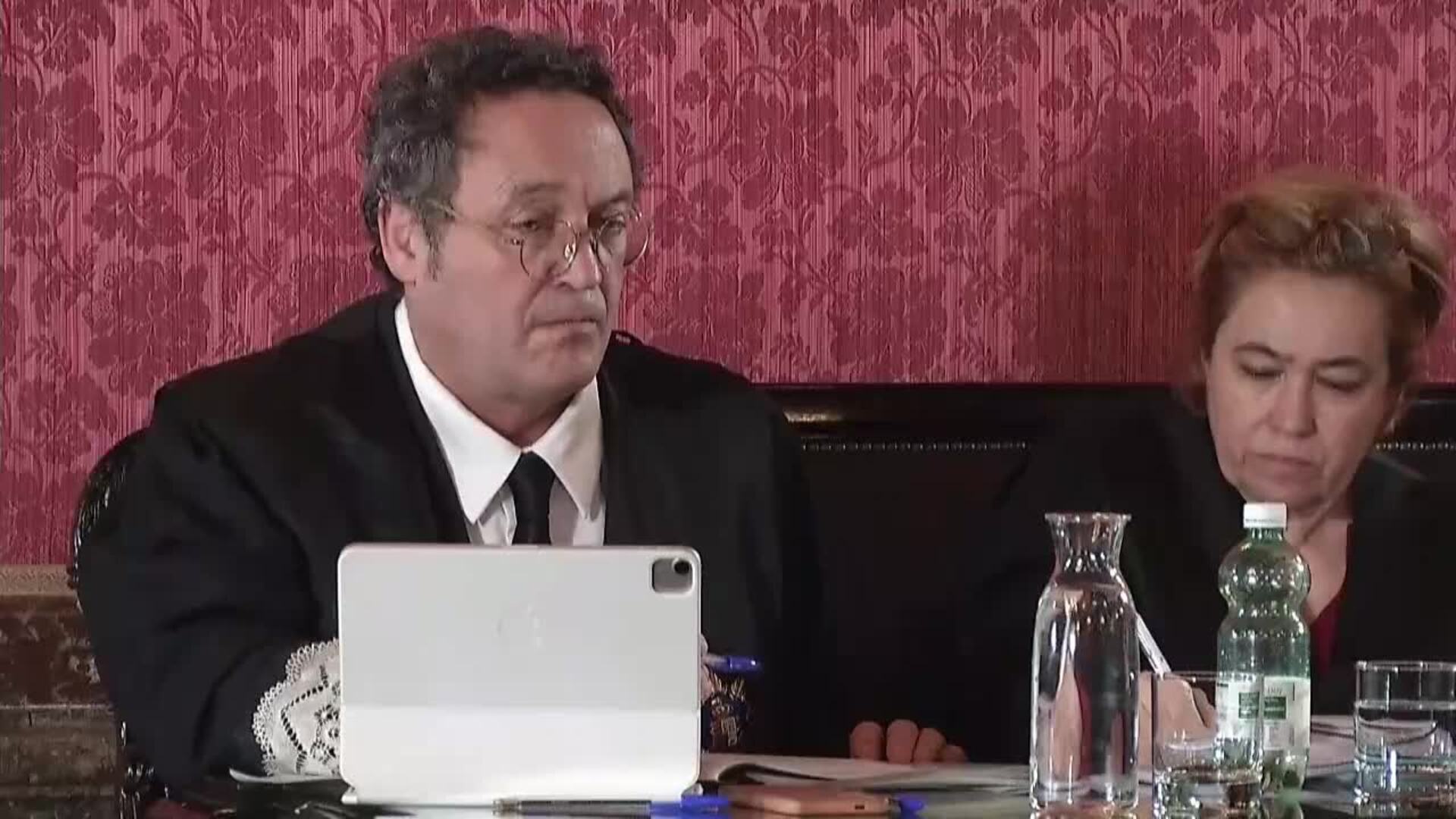 Agentes avalan la copia total de dispositivos del fiscal general: No se puede seleccionar