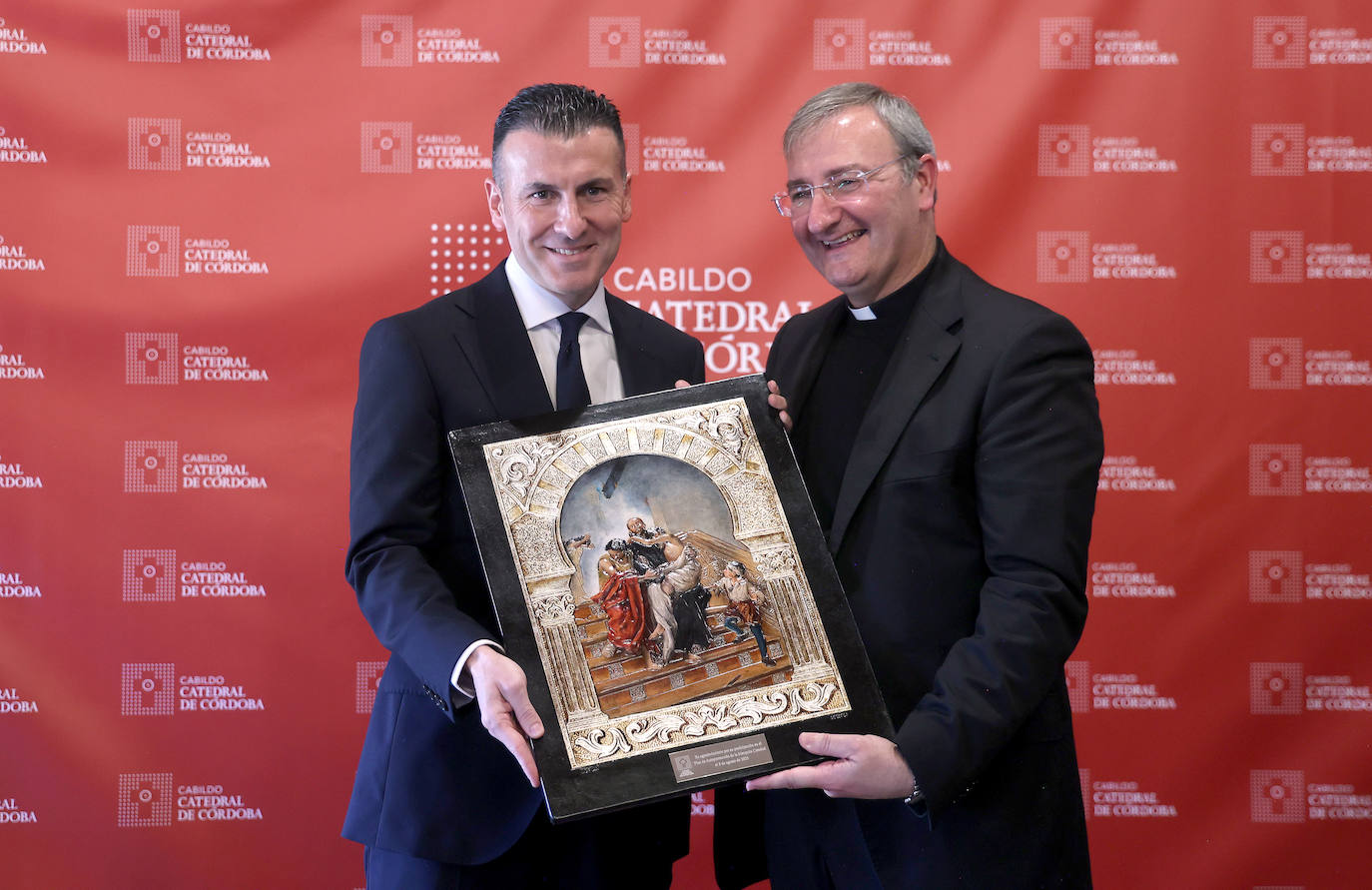 Los reconocimientos por la actuación en el incendio de la Mezquita de Córdoba, en imágenes