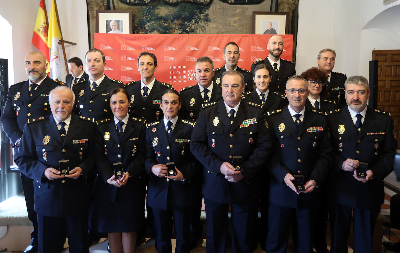 Los reconocimientos por la actuación en el incendio de la Mezquita de Córdoba, en imágenes