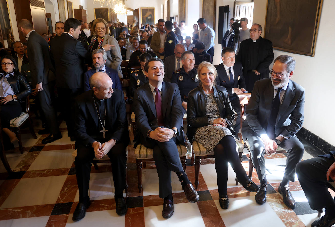 Los reconocimientos por la actuación en el incendio de la Mezquita de Córdoba, en imágenes
