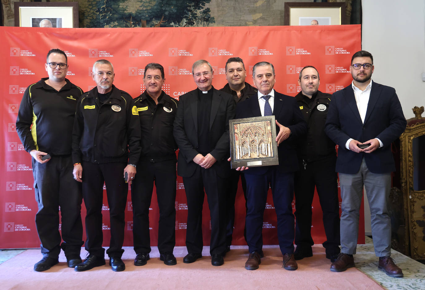 Los reconocimientos por la actuación en el incendio de la Mezquita de Córdoba, en imágenes