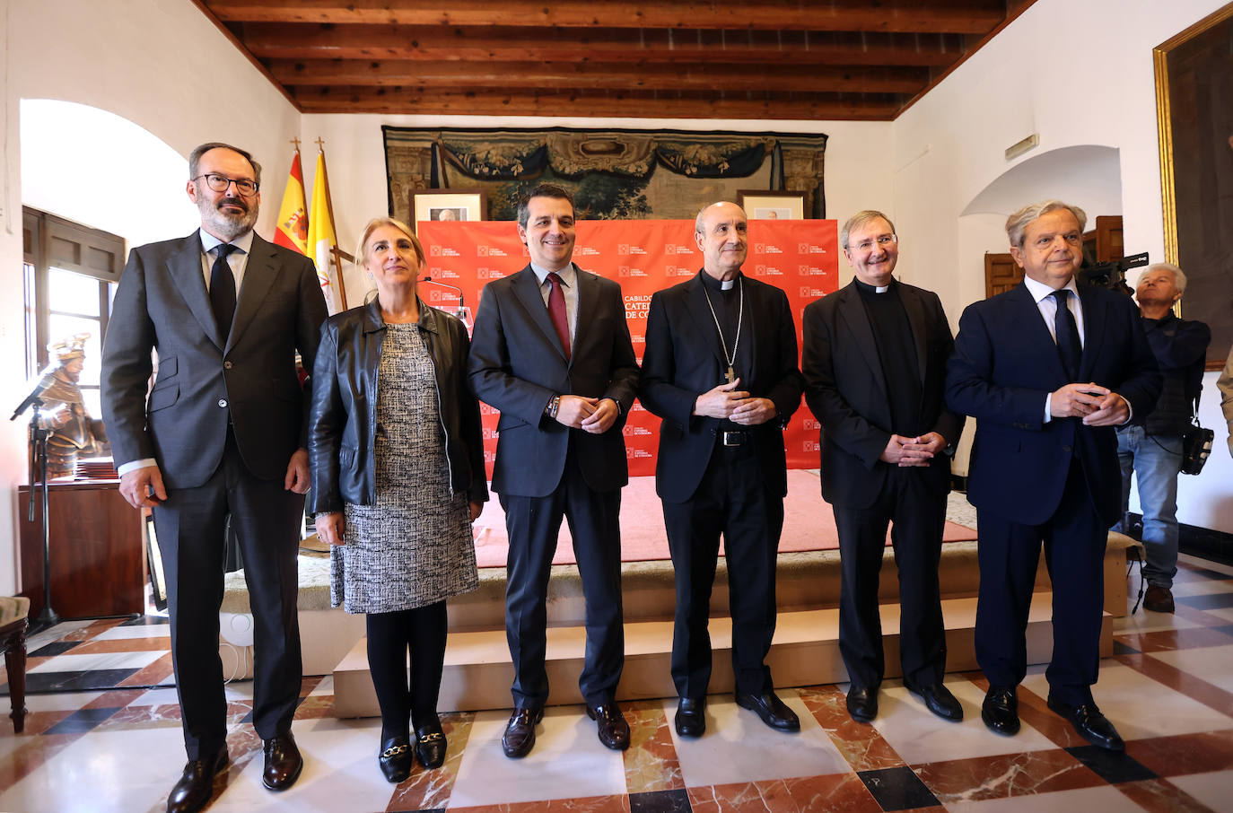 Los reconocimientos por la actuación en el incendio de la Mezquita de Córdoba, en imágenes