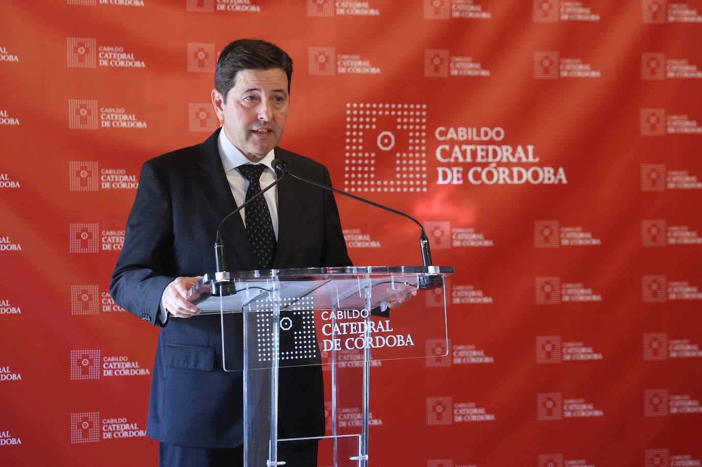 Los reconocimientos por la actuación en el incendio de la Mezquita de Córdoba, en imágenes