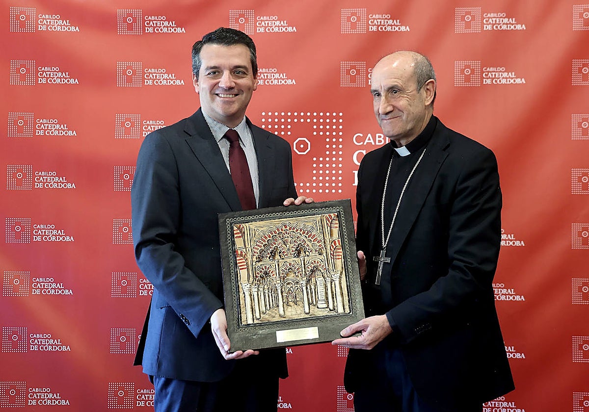 Los reconocimientos por la actuación en el incendio de la Mezquita de Córdoba, en imágenes